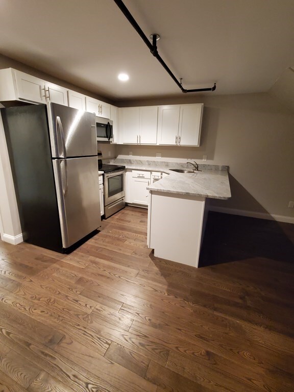 1 Main St unit 310, Peabody, MA 01960 - photo 2