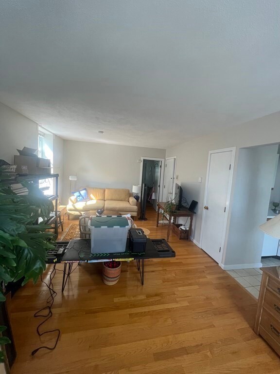 171 W 8th St unit 3, Boston, MA 02127 - photo 3