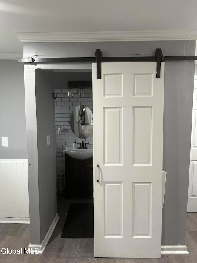 39 S Lake Ave unit 1, Albany, NY 12203 - photo 5