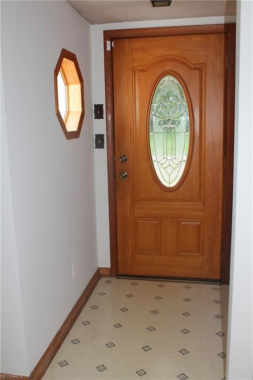 2938 Maple Ave NE, Canton, OH 44714 - photo 4