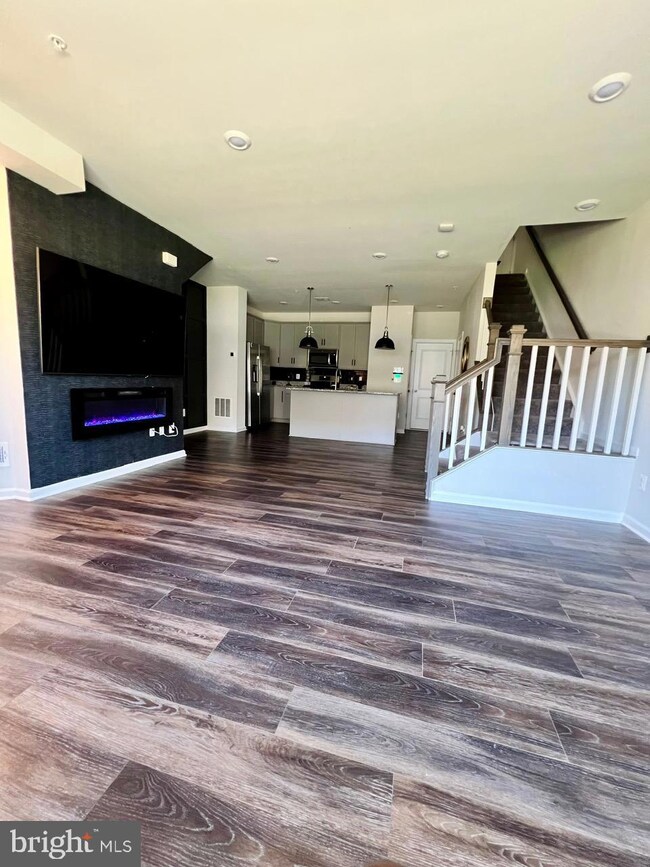 5548 Lanteen St, Seabrook, MD 20706 - photo 4