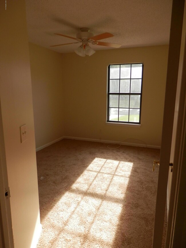 6072 Davon St, Jacksonville, FL 32244 - photo 6