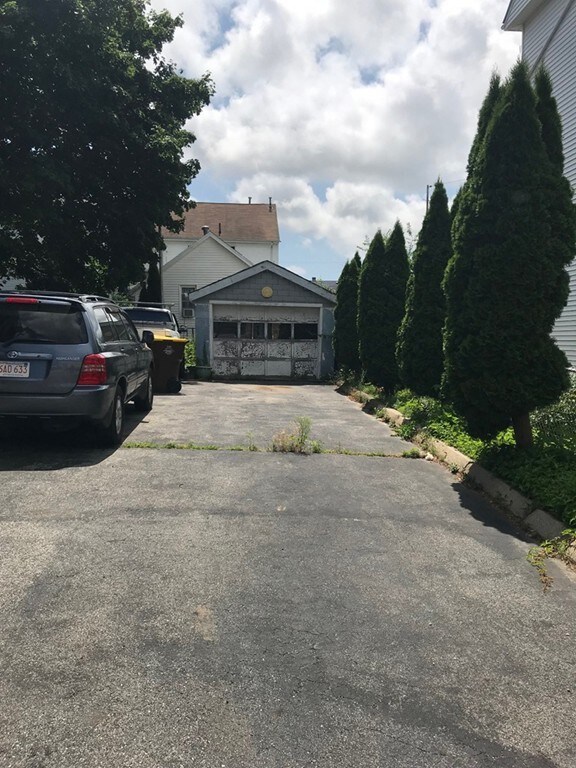 42 Claflin St, Fall River, MA 02723 - photo 5