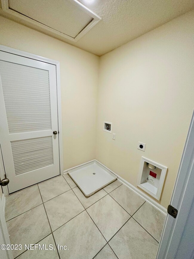 EFC505ED-7360-4DFF-83AB-4BE06CD112C7