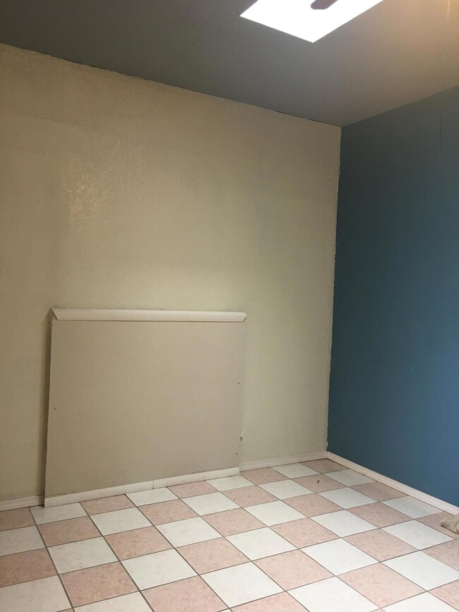 8321 Vance Place unit B, El Paso, TX 79907 - photo 5