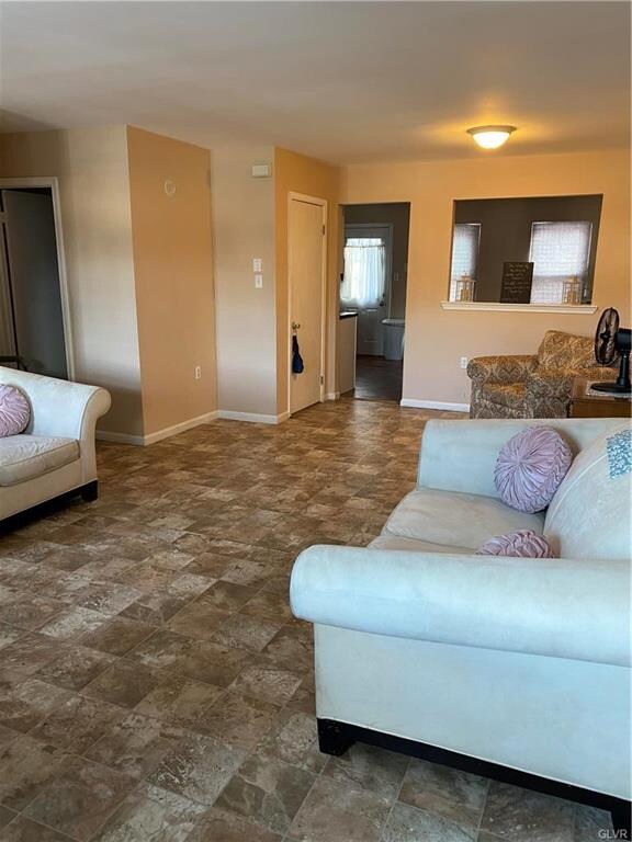 2830 Rhonda Ln, Allentown, PA 18103 - photo 3