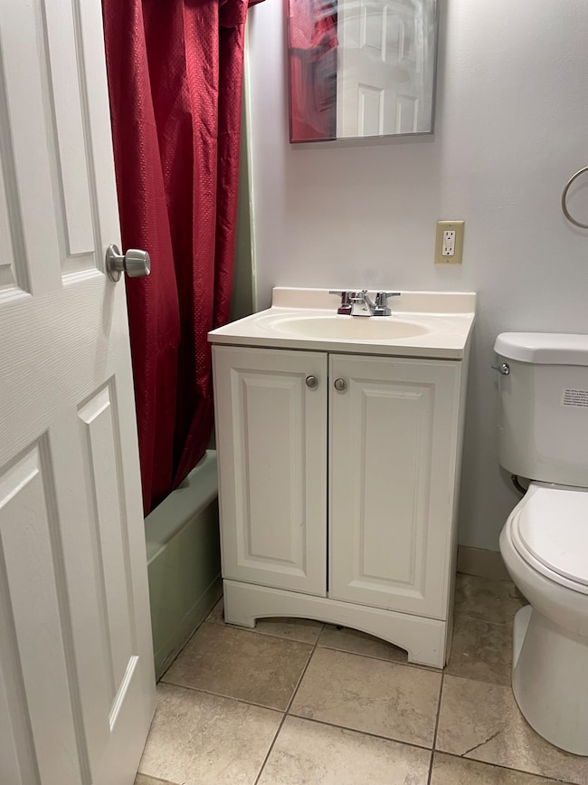 88 Wakelee Rd unit 22, Waterbury, CT 06705 - photo 6