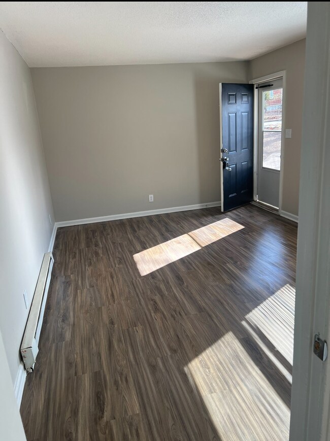 824 Central Ave unit E, Clarksville, TN 37040 - photo 3