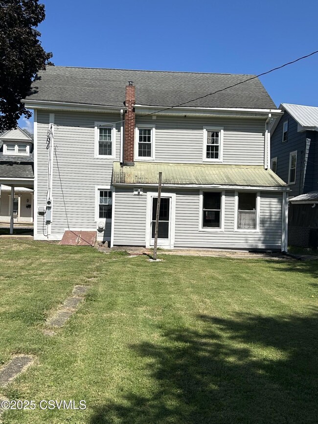 215 E Pine St, Selinsgrove, PA 17870 - photo 3