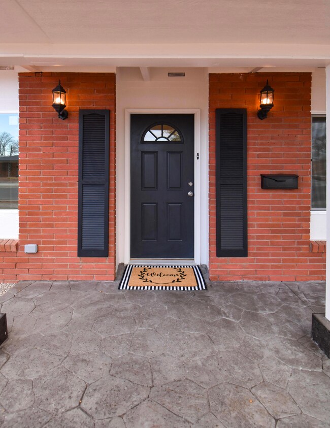 10228 Singapore Ave, El Paso, TX 79925 - photo 6