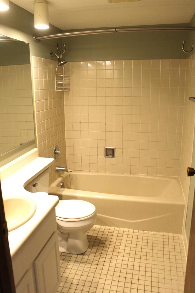 495 E Grove St, Wheatfield, IN 46392 - photo 5