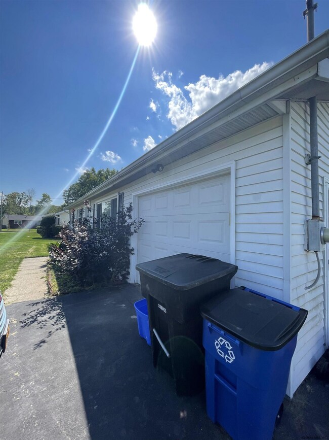 11 Wilde St, Troy, NY 12180 - photo 4