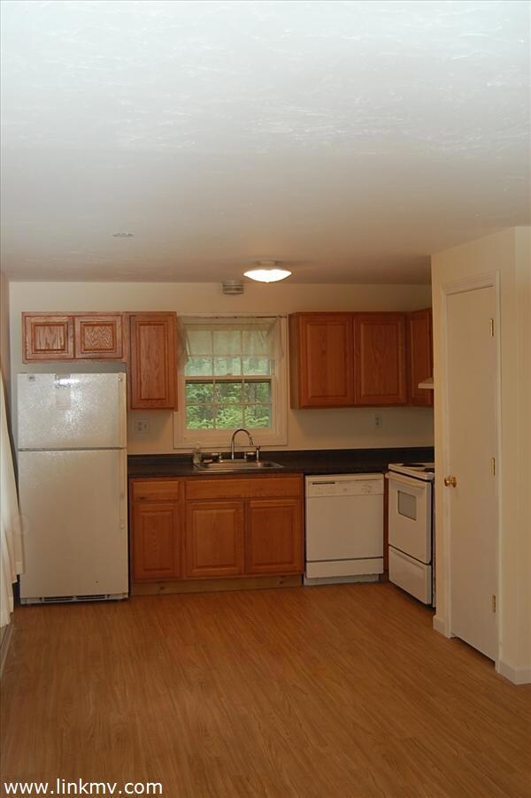 31 Beacon Ave, Oak Bluffs, MA 02557 - photo 5