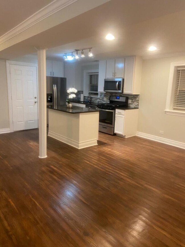 2640 W Granville Ave unit 1E, Chicago, IL 60659 - photo 7