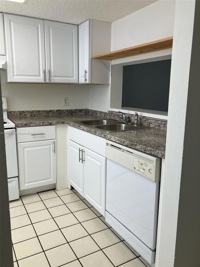 5200 NW 31st Ave unit 40, Fort Lauderdale, FL 33309 - photo 6