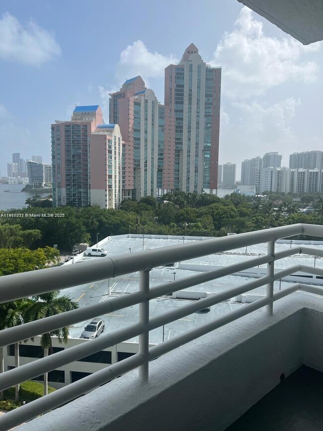 3300 NE 192nd St unit 1017, Aventura, FL 33180 - photo 3