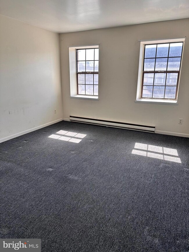 453 E Walnut St, Perkasie, PA 18944 - photo 6