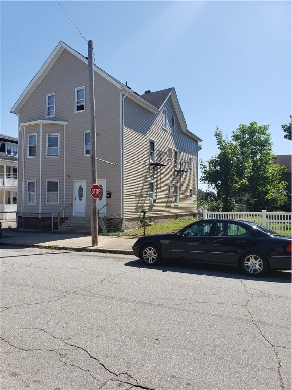 2 Wesleyan Ave, Providence, RI 02907 - photo 2