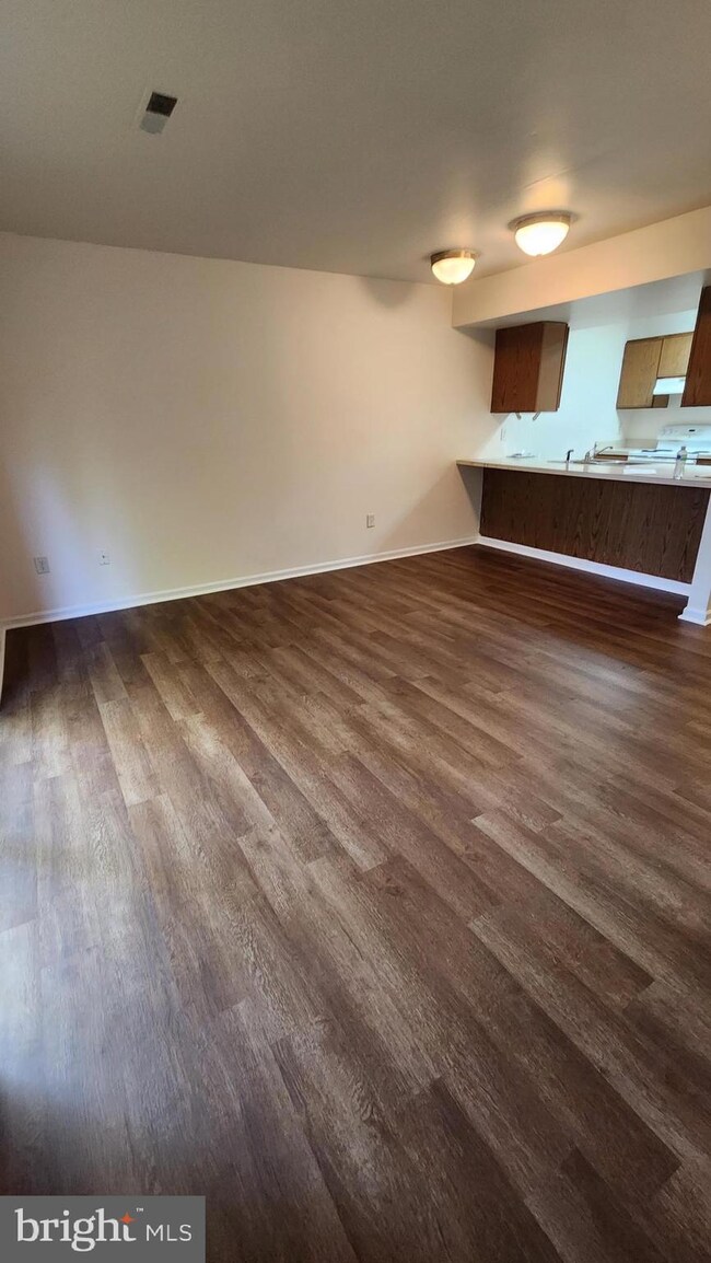 230 E Williams St, Culpeper, VA 22701 - photo 2