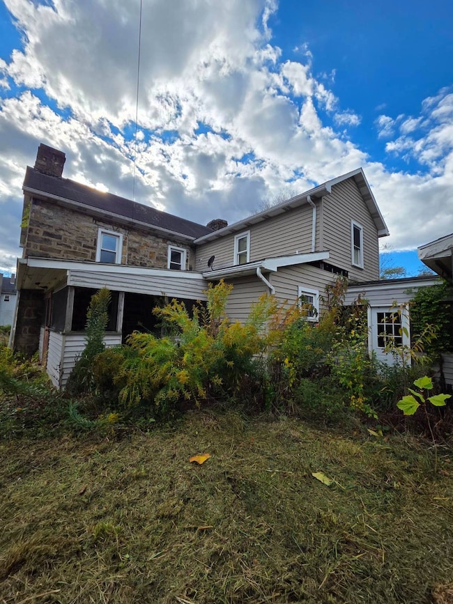 1330 5th St, Seward, PA 15954 - photo 2