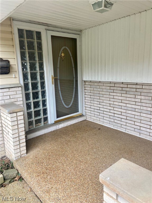 32820 W Nimrod St, Solon, OH 44139 - photo 2