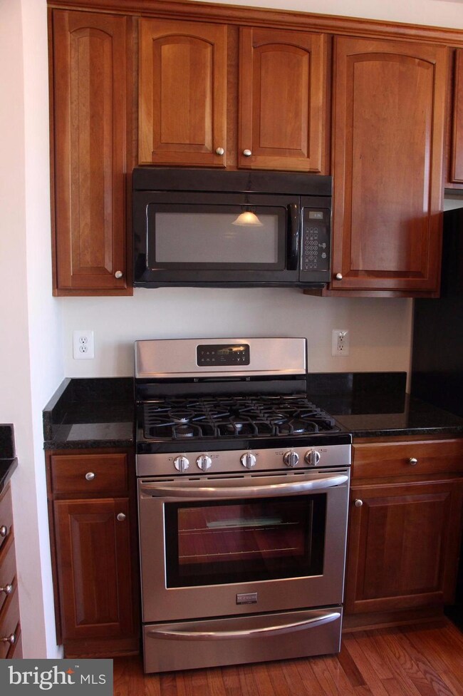 16402 Steerage Cir, Woodbridge, VA 22191 - photo 4