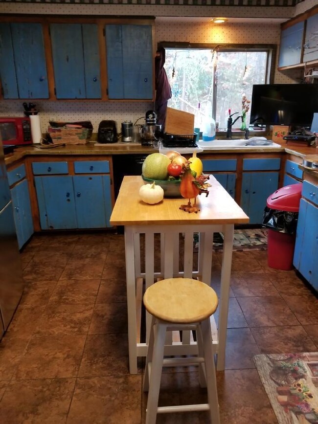 555 W Harbeck Rd, Grants Pass, OR 97527 - photo 5