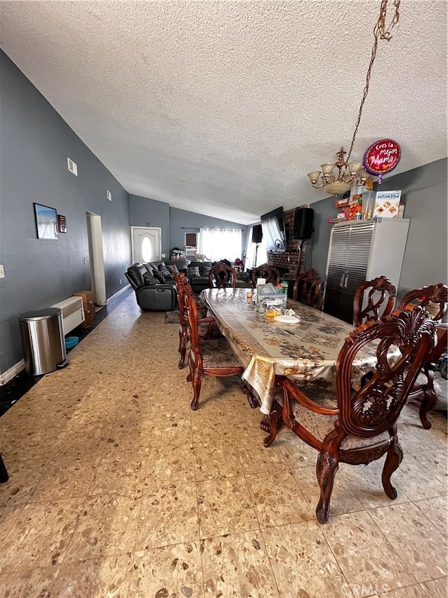 10306 E Avenue r10, Littlerock, CA 93543 - photo 2