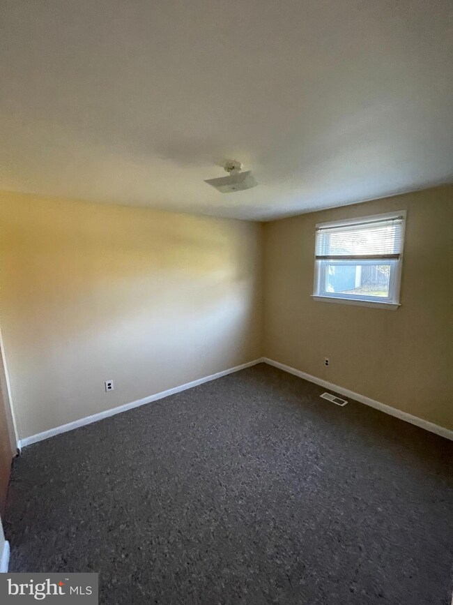 202 Strand Ave unit R1, Sewell, NJ 08080 - photo 5