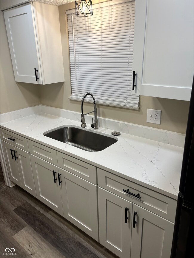 3932 Aurora St, Indianapolis, IN 46227 - photo 7