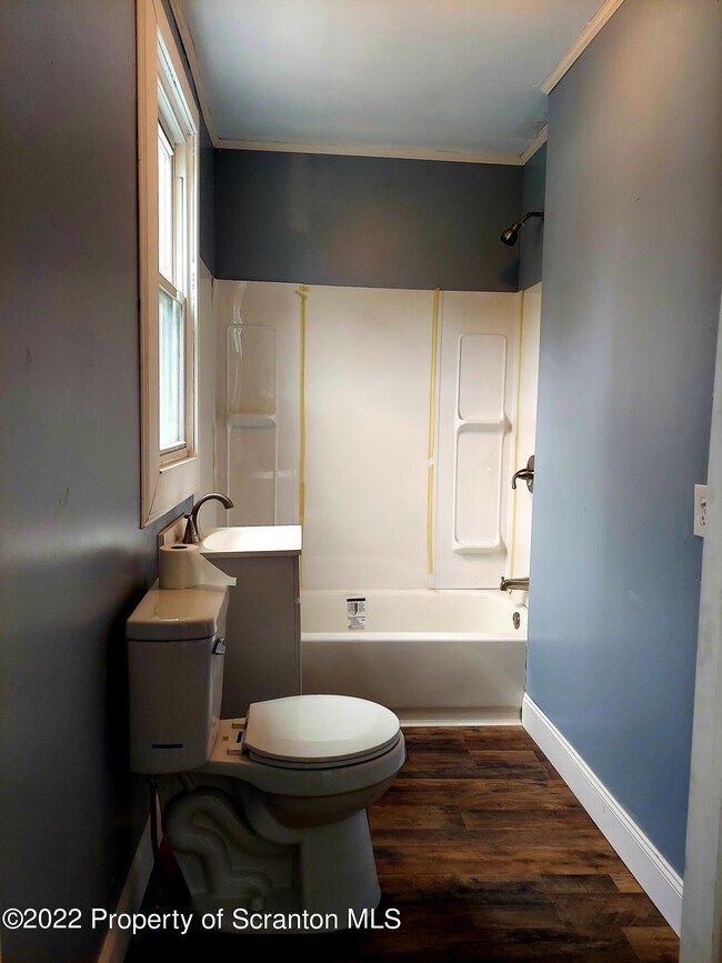 642 Alder St, Scranton, PA 18505 - photo 3