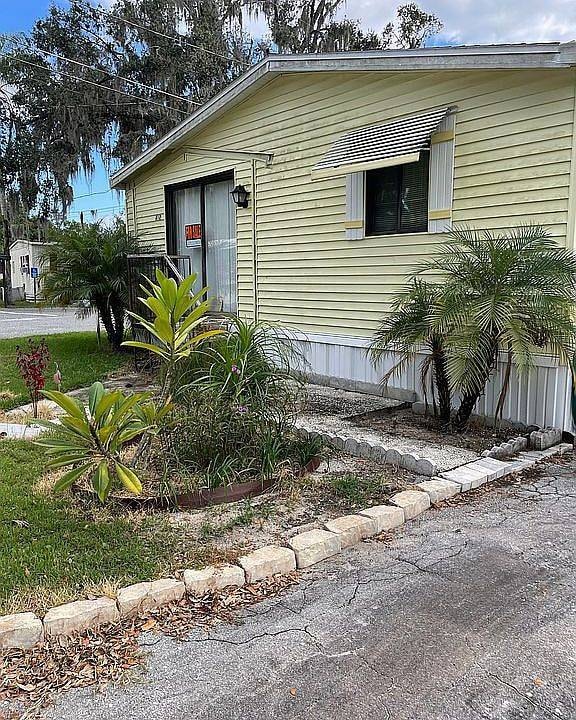 402 Sunset Ln, Lady Lake, FL 32159 - photo 3