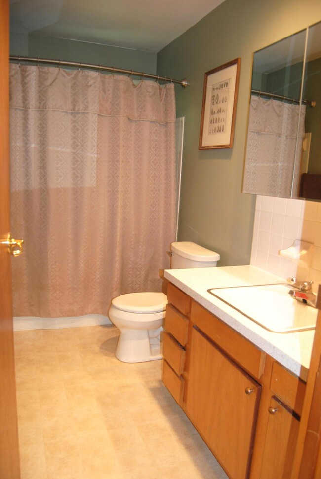 Main Full Bath