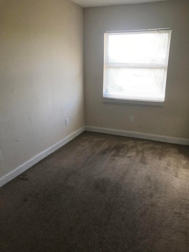 305 Cypress Dr unit 2, West Palm Beach, FL 33403 - photo 6