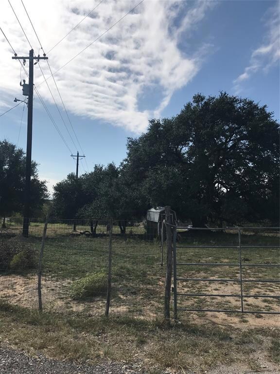 104 Russell Bend Rd, Weatherford, TX 76088 - photo 2