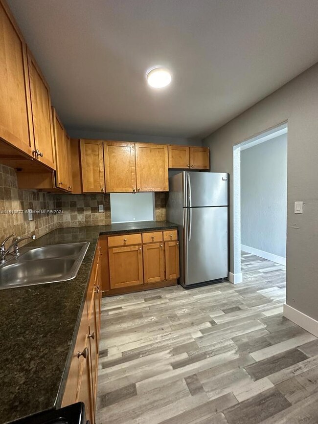 1532 SW 5th Place unit C, Fort Lauderdale, FL 33312 - photo 5