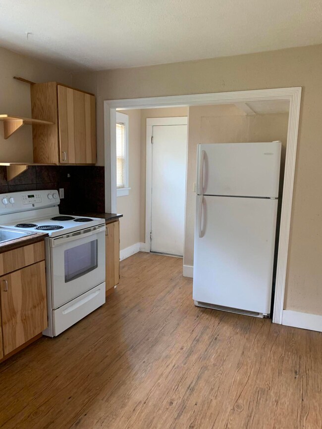 1826 Oregon Ave, Klamath Falls, OR 97601 - photo 6