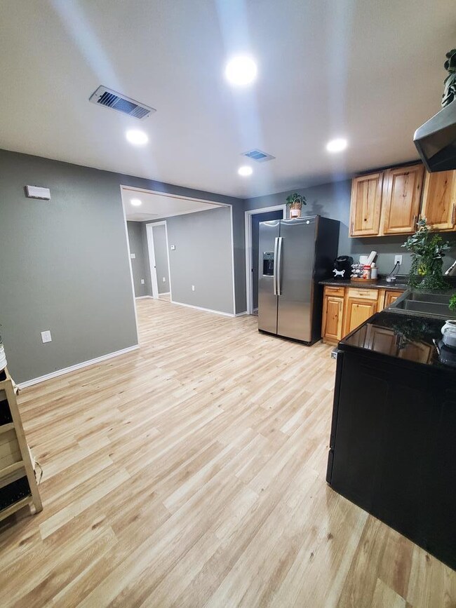 414 Sadler St, Nacogdoches, TX 75961 - photo 5