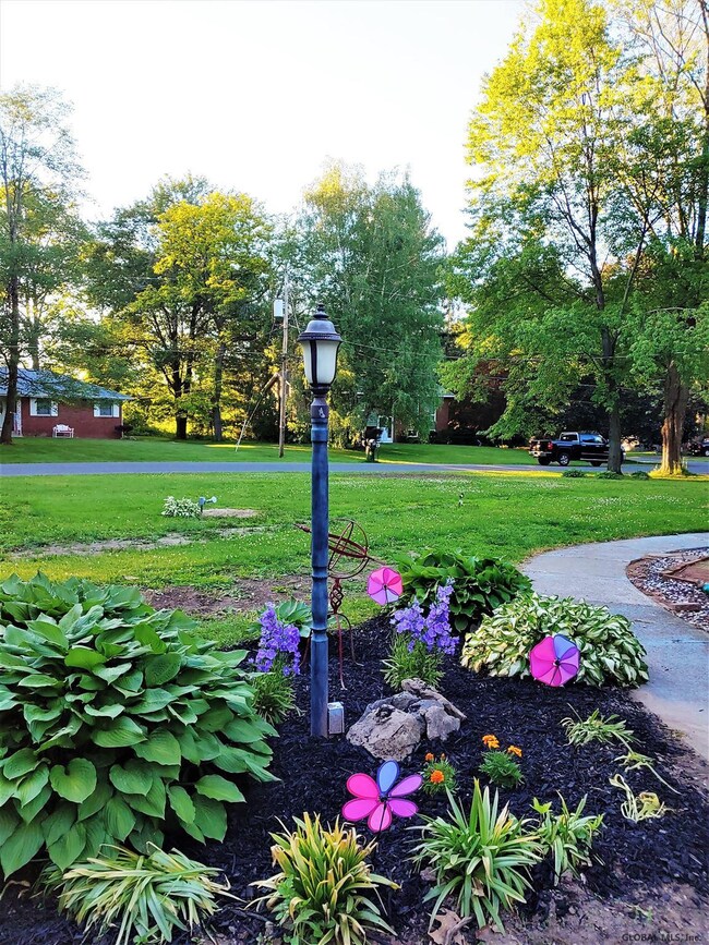 28 Chapel Ln, Glenmont, NY 12077 - photo 3