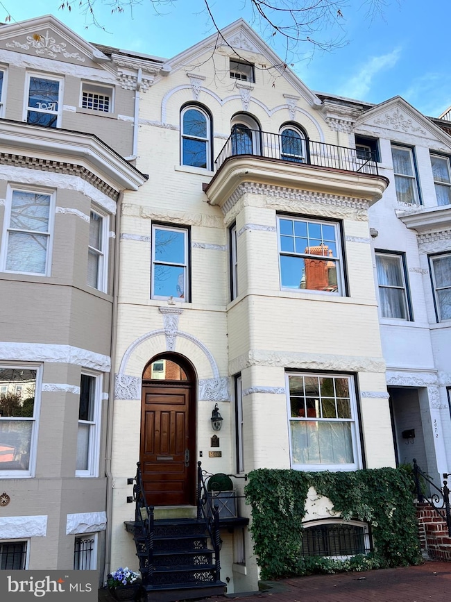 3070 Q St NW, Washington, DC 20007 - photo 2