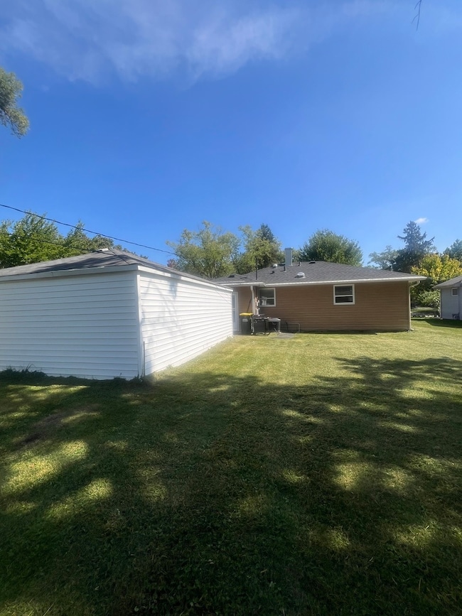 2201 Wren Ln, Rolling Meadows, IL 60008 - photo 6