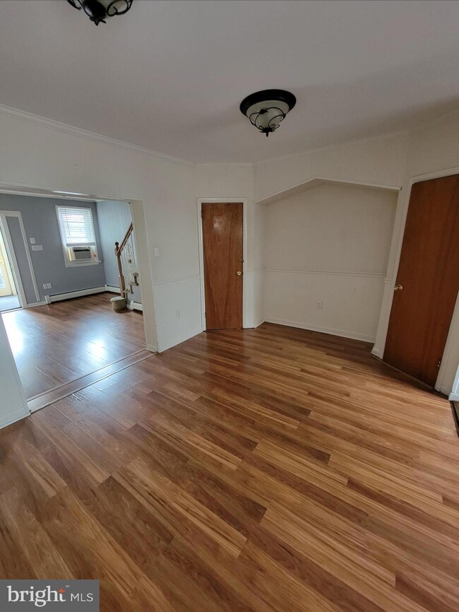 321 Greenway Ave, Darby, PA 19023 - photo 4