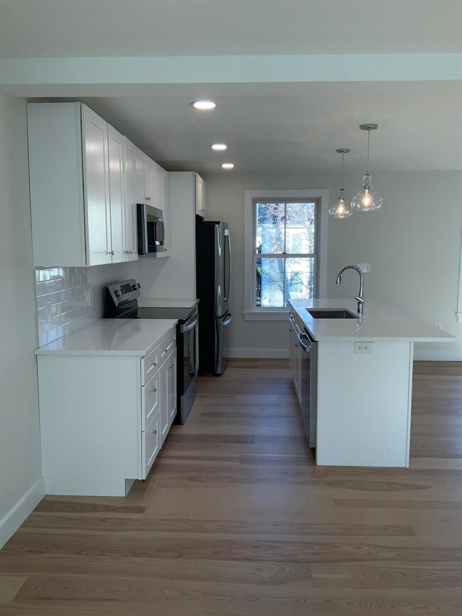 75 Court #2c St, Exeter, NH 03833 - photo 6