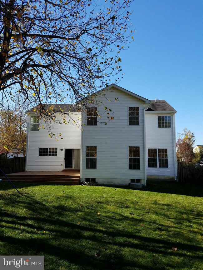 9810 Doubletree Ln, Springdale, MD 20774 - photo 3