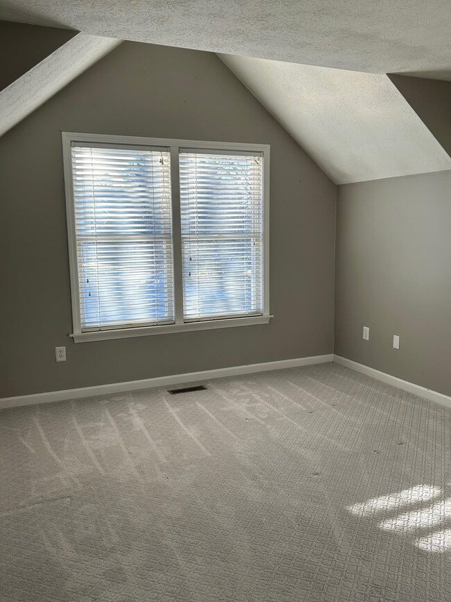 37 Hawthorne Village Rd unit U361, Nashua, NH 03062 - photo 6