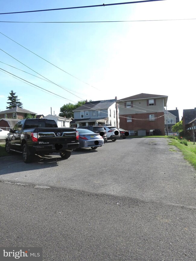 2327 2329 S 4th St, Allentown, PA 18103 - photo 6