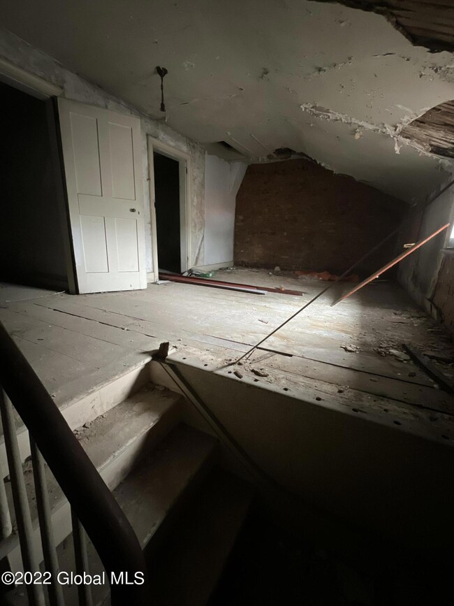 346 Madison Ave, Albany, NY 12210 - photo 5