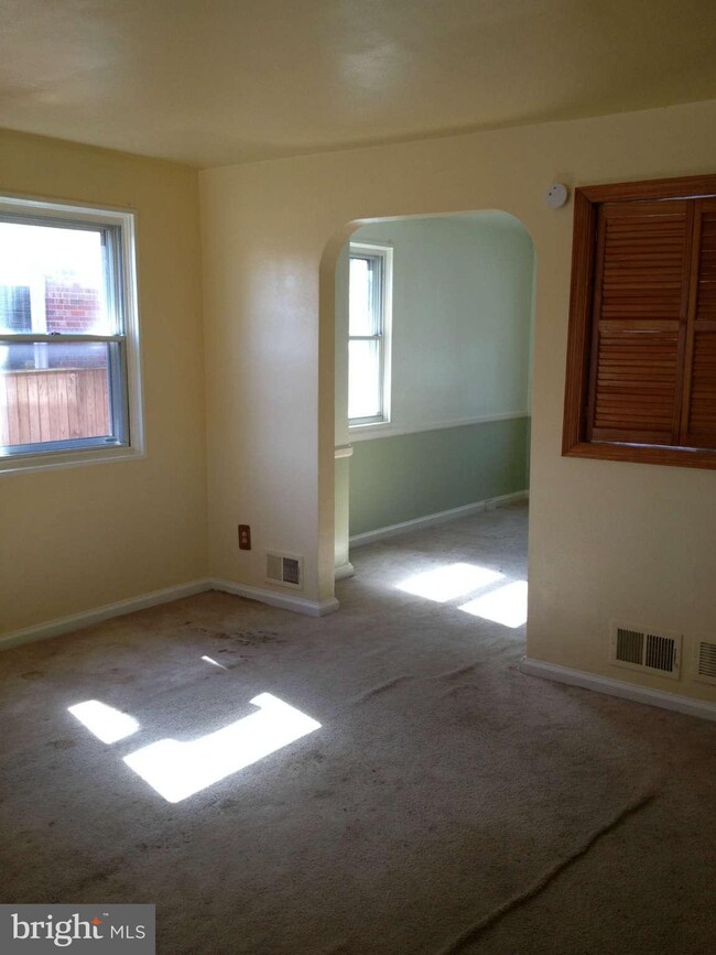 412 Westshire Dr, Catonsville, MD 21228 - photo 3