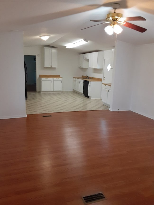 4209 Wells Dr unit 3, Pearland, TX 77584 - photo 4