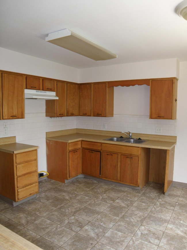 1053 Elmore Ave, Columbus, OH 43224 - photo 3